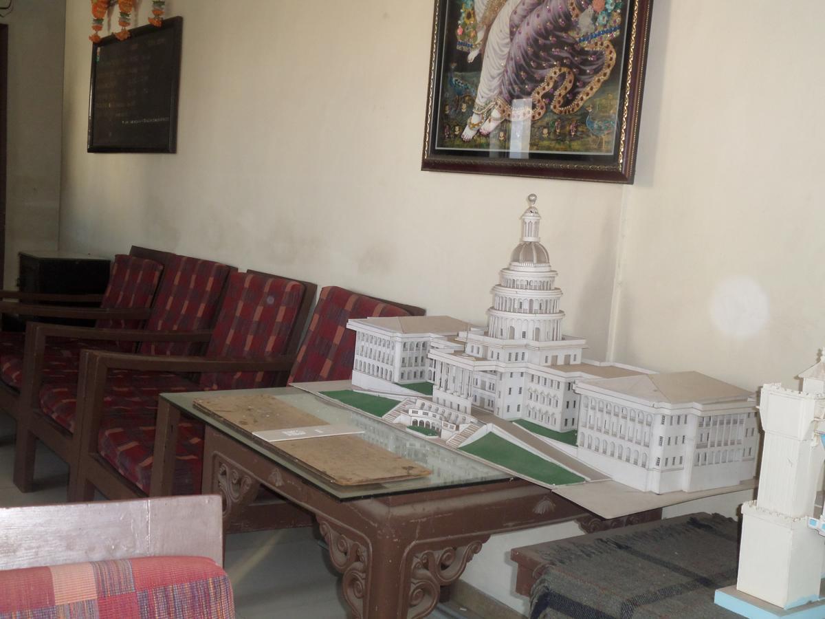 Vrindavan Lodge Solapur Extérieur photo